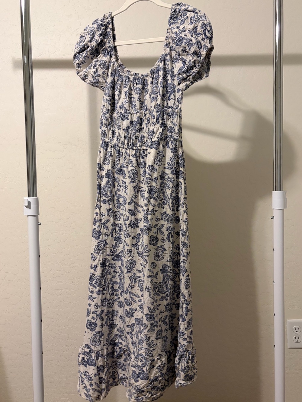 Blue Floral Puff-Sleeve Maxi Dress with Smocked Waist